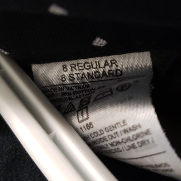 OLD NAVY women's black pixie pant sz 8 - Picture 5 of 5